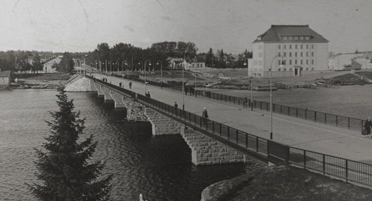 Karjalan silta Sortavalassa 1932, Työväen arkisto