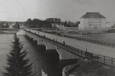 Karjalan silta Sortavalassa 1932, Työväen arkisto